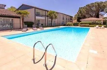 Les Pins Galants 3* Tournefeuille