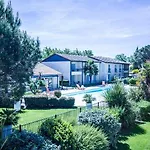 Les Pins Galants