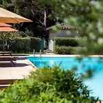 Aparthotel Les Pins Galants 3*