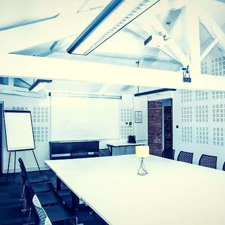 Les Pins Galants 3* Tournefeuille