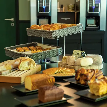 Les Pins Galants 3* Tournefeuille