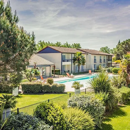 Les Pins Galants 3* Tournefeuille