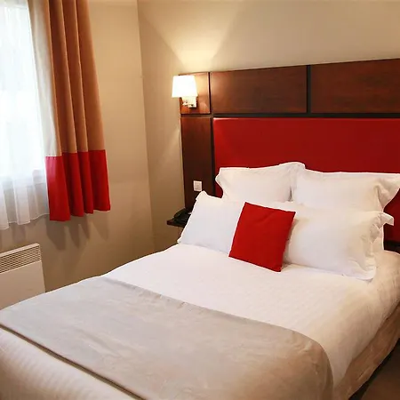 Les Pins Galants 3* Tournefeuille